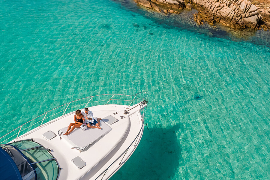 Tra Arcipelago di La Maddalena, Costa Smeralda e Corsica Tra Arcipelago di La Maddalena, Costa Smeralda e Corsica