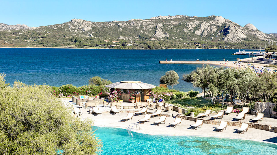 Resort Cala di Falco, la piscina sul mare